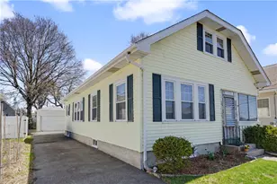 122 Caporal St, Cranston, RI 02910 - Photo 3