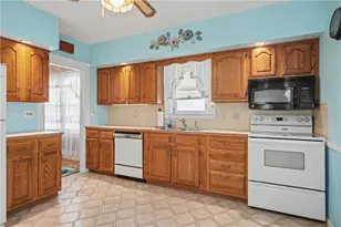 122 Caporal St, Cranston, RI 02910 - Photo 17