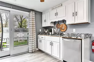 104 Larkin Ave, Warwick, RI 02886 - Photo 7