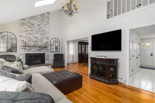 99 Blackstone Ave, Warwick, RI 02889 - Photo 9