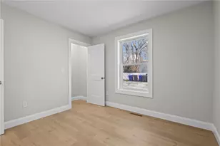 804 Douglas Ave, Providence, RI 02908 - Photo 17