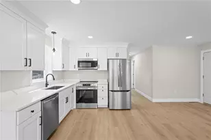 804 Douglas Ave, Providence, RI 02908 - Photo 21