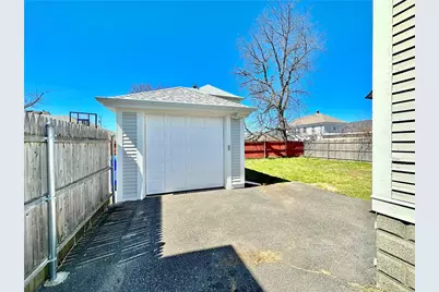 44 Bellevue Avenue, Pawtucket, RI 02861 - Photo 41