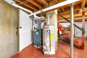 381 Auburn St, Cranston, RI 02910 - Photo 23