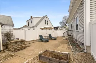 381 Auburn St, Cranston, RI 02910 - Photo 31