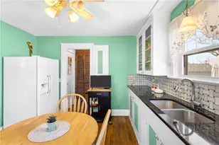381 Auburn St, Cranston, RI 02910 - Photo 13