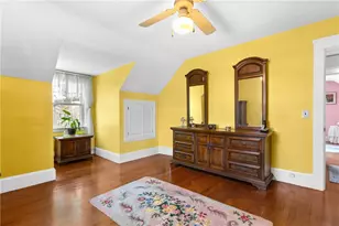 381 Auburn St, Cranston, RI 02910 - Photo 17