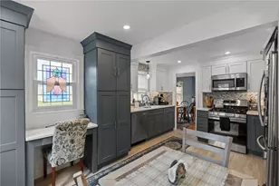 41 Rogers Ave, East Providence, RI 02915 - Photo 5