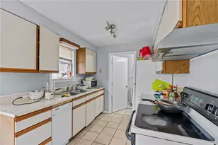 35 Pearl St, Westerly, RI 02891 - Photo 5