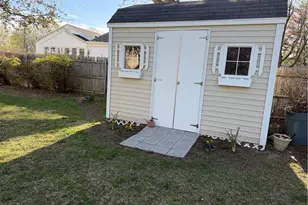 55 Lindy Ave, East Providence, RI 02915 - Photo 33