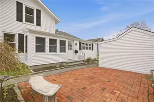 9 Leslie Ave, Barrington, RI 02806 - Photo 3
