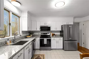 16 College Ln, Barrington, RI 02806 - Photo 9