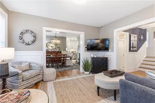 21 Bedlow Ave, Newport, RI 02840 - Photo 7