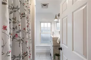 21 Bedlow Ave, Newport, RI 02840 - Photo 27