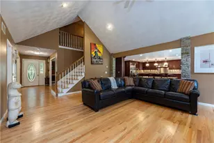 258 Woodridge Dr, North Kingstown, RI 02874 - Photo 5