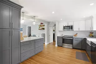 19 Salisbury Rd, Barrington, RI 02806 - Photo 3