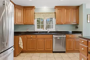 27 Old Meadow Ln, Cumberland, RI 02864 - Photo 11