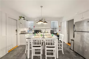 33 Marsh St, Newport, RI 02840 - Photo 5