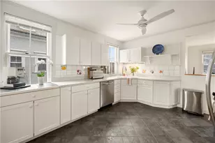 35 Marsh St, Newport, RI 02840 - Photo 13