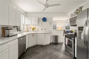 35 Marsh St, Newport, RI 02840 - Photo 15