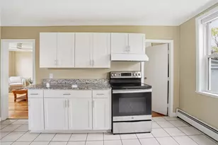 48 Constitution St, Bristol, RI 02809 - Photo 5