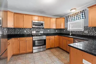 515 Pleasant St, Pawtucket, RI 02860 - Photo 15