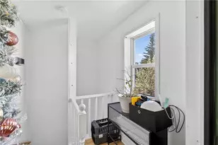 9 Cobb St, East Providence, RI 02914 - Photo 23