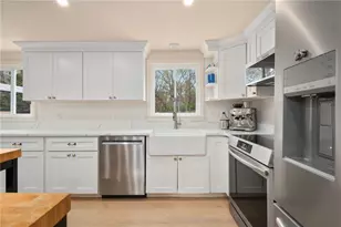 628 County Rd, Barrington, RI 02806 - Photo 5