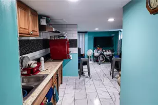 72 Ford St, Providence, RI 02907 - Photo 5
