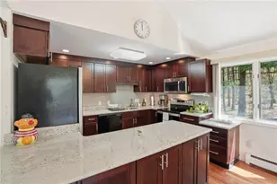 35 Fanning Ln, Smithfield, RI 02828 - Photo 5