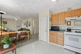 140 Beacon Park Dr, East Providence, RI 02915 - Photo 15