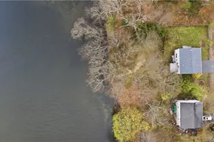 140 Beacon Park Dr, East Providence, RI 02915 - Photo 9