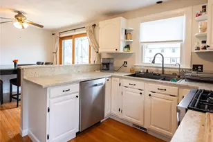 47 Long St, Warwick, RI 02888 - Photo 9