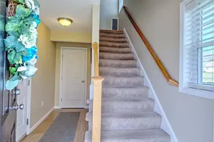 31 Streamview Dr, Cumberland, RI 02864 - Photo 9
