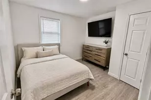 35 Douglas Ave, Providence, RI 02908 - Photo 7