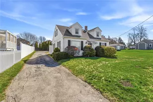 528 Metacom Ave, Bristol, RI 02809 - Photo 3