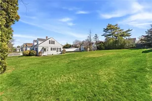 528 Metacom Ave, Bristol, RI 02809 - Photo 39