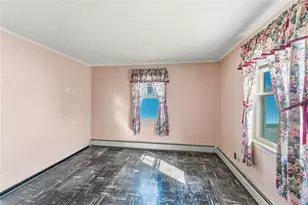 528 Metacom Ave, Bristol, RI 02809 - Photo 19
