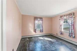 528 Metacom Ave, Bristol, RI 02809 - Photo 17