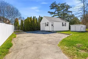 528 Metacom Ave, Bristol, RI 02809 - Photo 35
