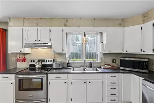 14 Candlewood Dr, Smithfield, RI 02828 - Photo 11