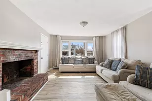 435 Broadway, East Providence, RI 02914 - Photo 7