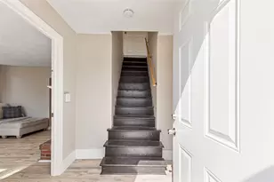 435 Broadway, East Providence, RI 02914 - Photo 25