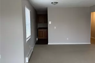 3 Admiralty Dr, Middletown, RI 02842 - Photo 5