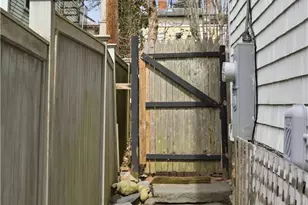 60 Prospect Hill St, Newport, RI 02840 - Photo 37