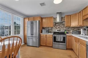 87 Scenic Dr, West Warwick, RI 02893 - Photo 3