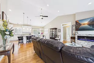 40 Stag Cir, Charlestown, RI 02813 - Photo 9