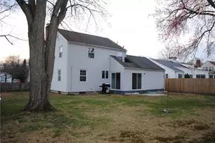 110 Kiwanee Rd, Warwick, RI 02888 - Photo 9