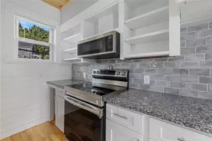 24 Lincoln Ave, Coventry, RI 02816 - Photo 7