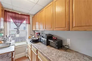 880 Douglas Ave, Providence, RI 02908 - Photo 3